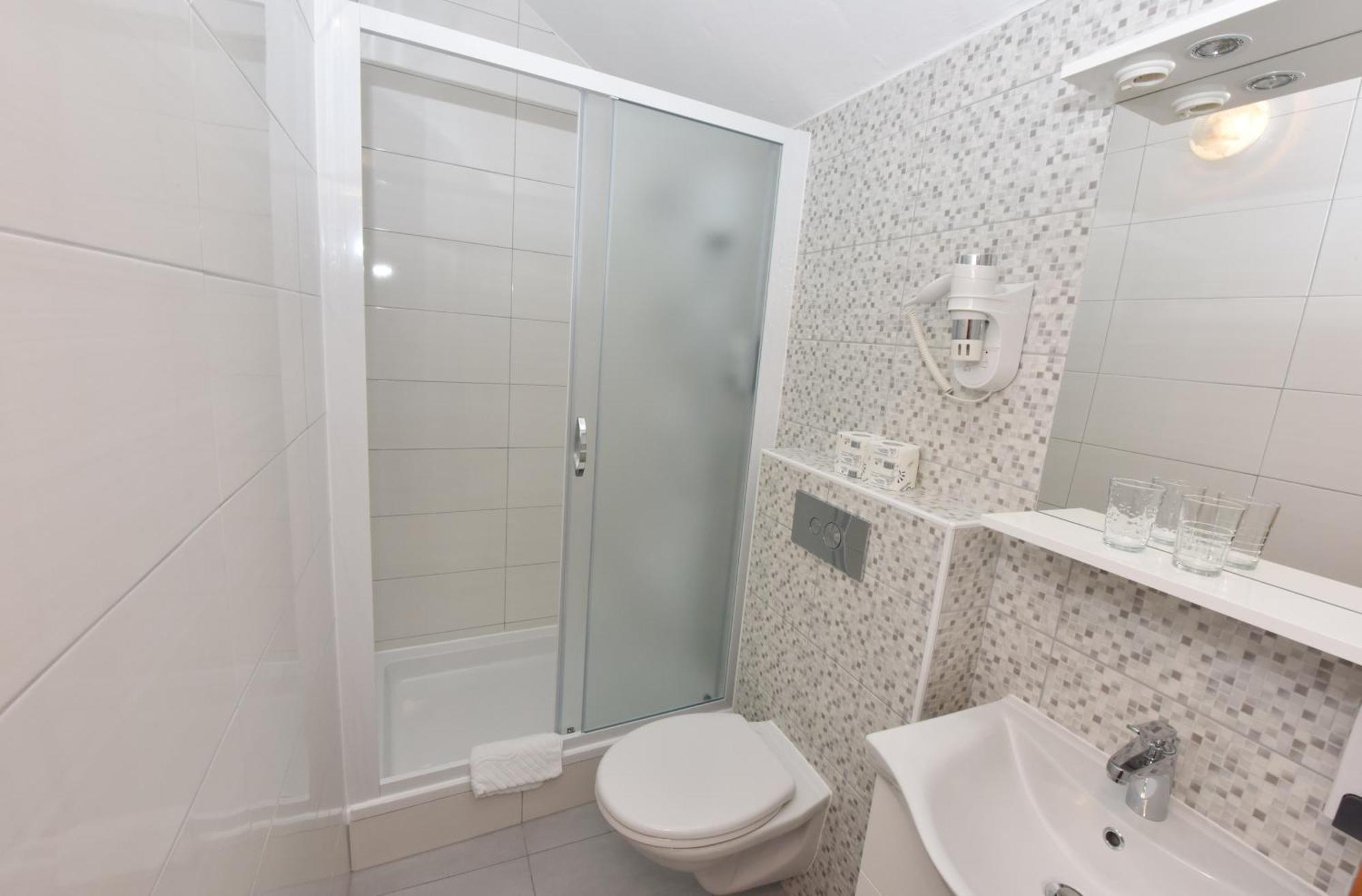 Bed and Breakfast Pansion Karoca à Vodice Extérieur photo
