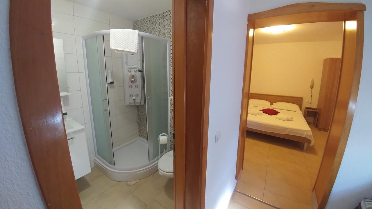 Bed and Breakfast Pansion Karoca à Vodice Extérieur photo